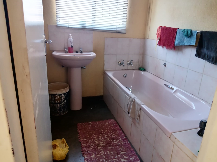 3 Bedroom Property for Sale in Geelhoutpark North West